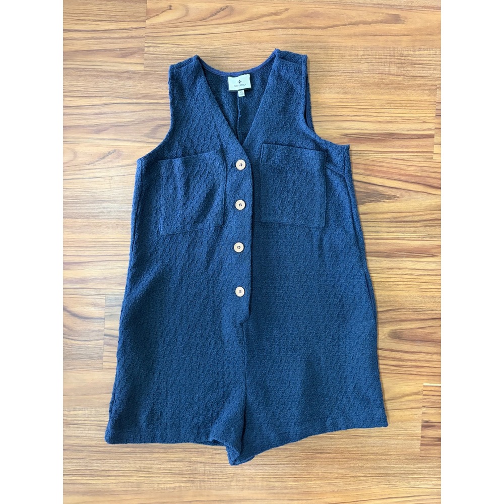 Tuckernuck Myla Textured Romper in navy blue size Xsmall